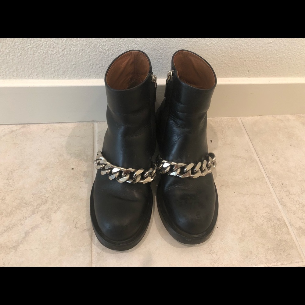 Givenchy Chain leather boots